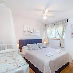 Karmen Holiday home *