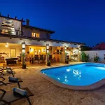 Karmen Holiday home *