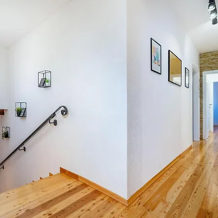 Karmen Zaton (Zadar)